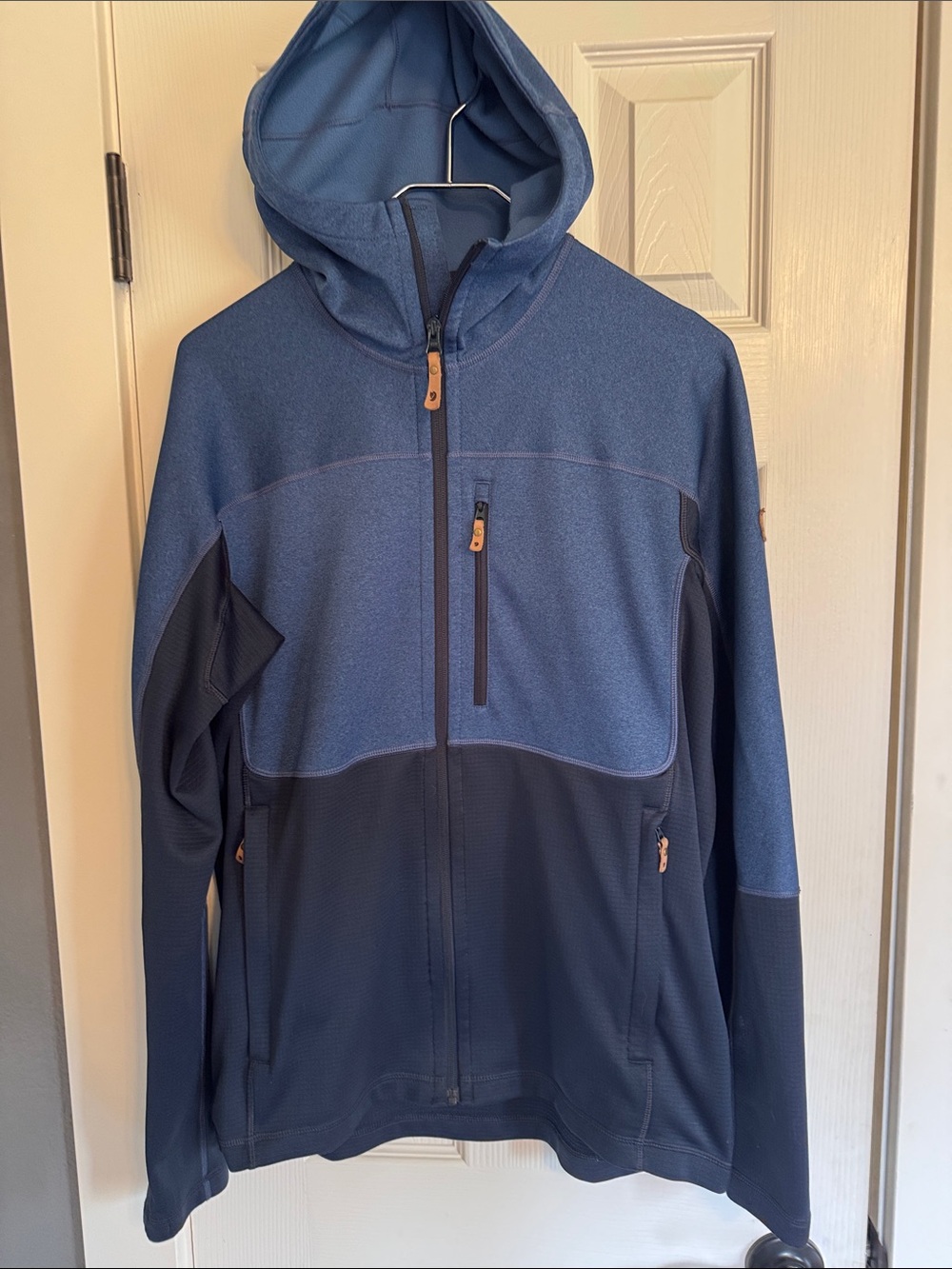 Men’s size Large Fjall Raven full zip Aniston Trail Fleece hoodie.